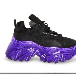 STEVEN MALDEN REVEL black/purple in the coolness of sneaker. A super-chunky sole